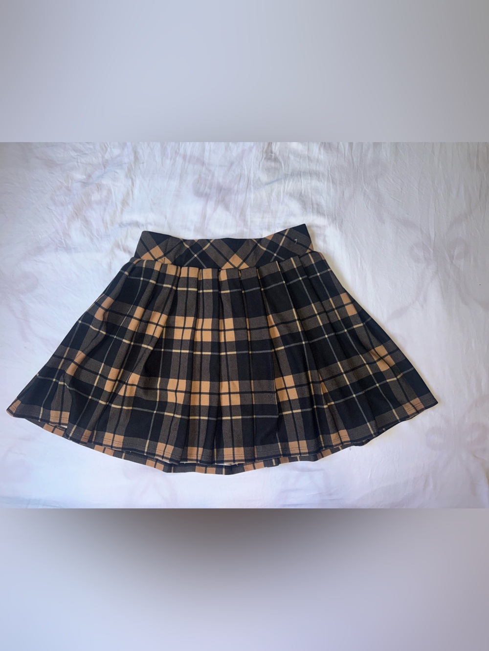 Plaid Pleated Skater Skirt in Black and Tan